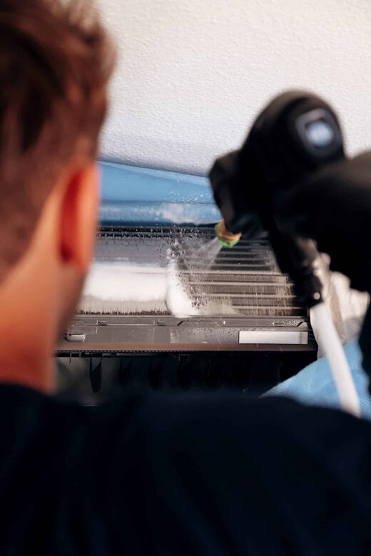 Le&#x20;nettoyage&#x20;en&#x20;profondeur&#x20;de&#x20;climatisation&#x20;&#x3A;&#x20;pourquoi&#x20;c&#x2019;est&#x20;vital&amp;&#x23;8230&#x3B;&#x20;Et&#x20;comment&#x20;Purezone&#x20;change&#x20;la&#x20;donne